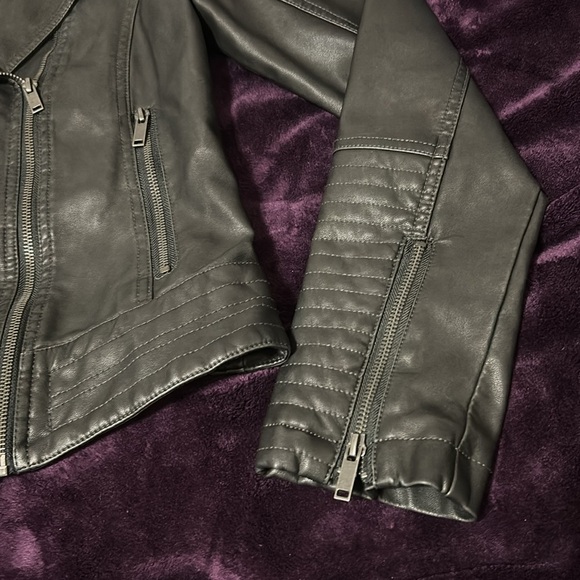 Universal Thread Faux Leather Jacket - Picture 5 of 7